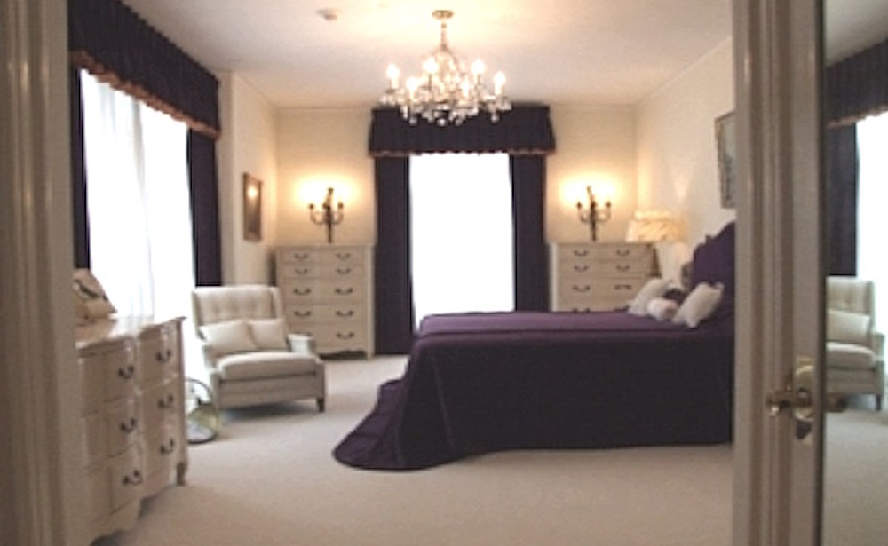 Elvis' parent bedroom at Graceland