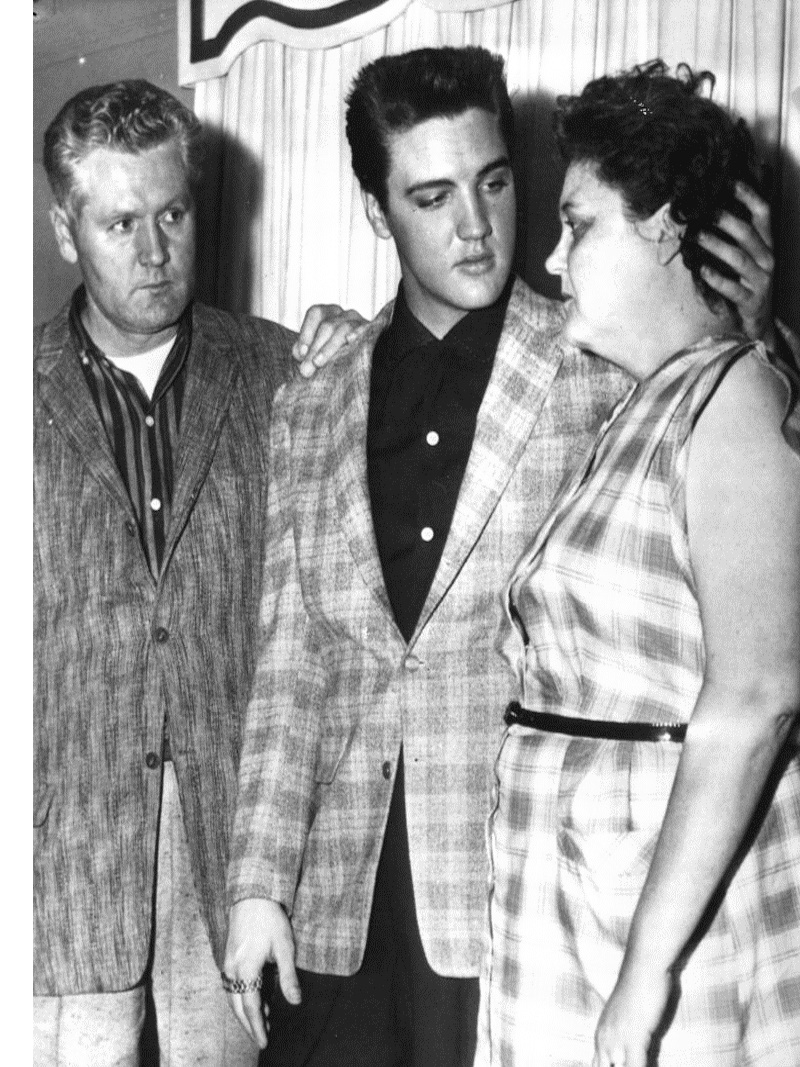 elvis with parents